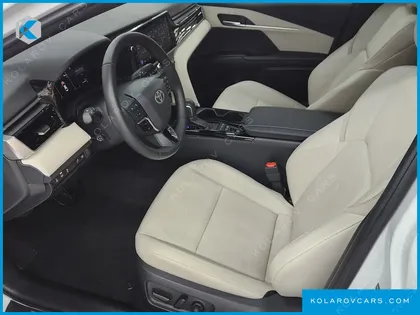 TOYOTA CAMRY 2.5 XLE HYBRID