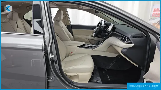 TOYOTA CAMRY 2.5 XLE HYBRID