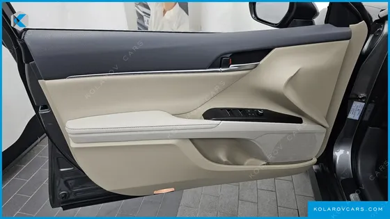 TOYOTA CAMRY 2.5 XLE HYBRID
