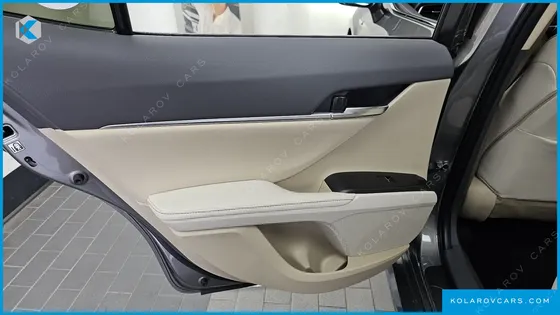 TOYOTA CAMRY 2.5 XLE HYBRID