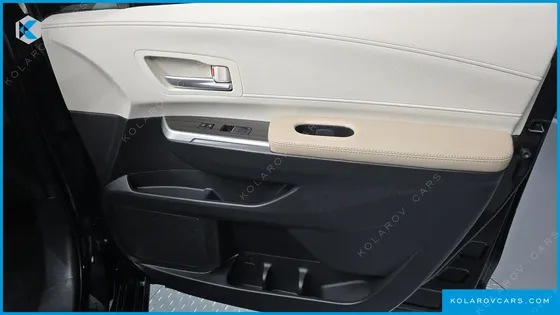 TOYOTA SIENNA 2.5 HYBRID AWD
