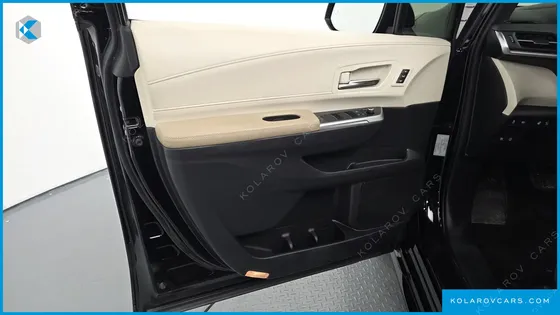 TOYOTA SIENNA 2.5 HYBRID AWD