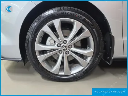 TOYOTA SIENNA 2.5 HYBRID 2WD