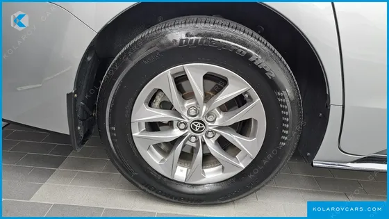 TOYOTA SIENNA 2.5 HYBRID AWD