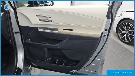 TOYOTA SIENNA 2.5 HYBRID AWD