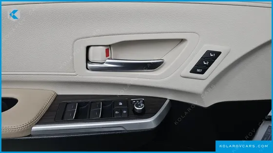 TOYOTA SIENNA 2.5 HYBRID 2WD