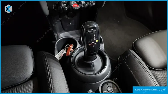 MINI COOPER 5DOOR CLASSIC PLUS LAUNCH PACK