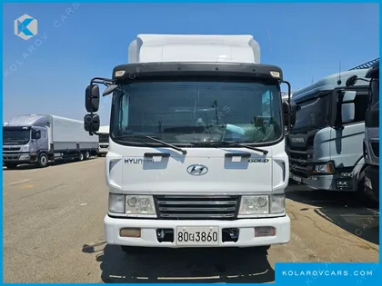 HYUNDAI MEGA TRUCK GOLD
