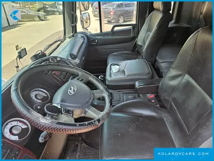 HYUNDAI MEGA TRUCK GOLD
