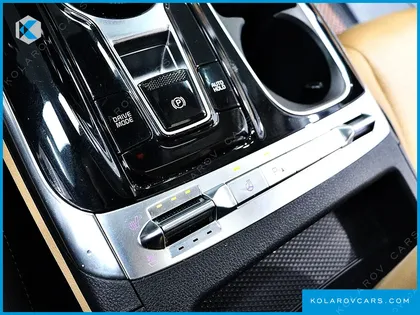KIA CARNIVAL 9-SEATER NOBLESSE