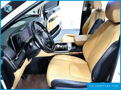 KIA CARNIVAL 9-SEATER NOBLESSE