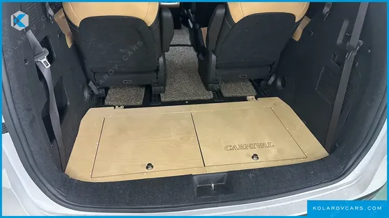 KIA CARNIVAL 9-SEATER NOBLESSE