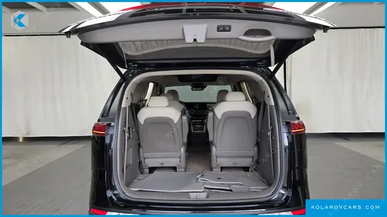 KIA CARNIVAL GASOLINE 9-SEATER HI-LIMOUSINE