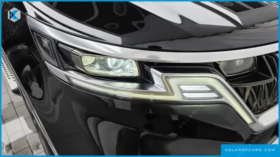KIA CARNIVAL GASOLINE 9-SEATER HI-LIMOUSINE