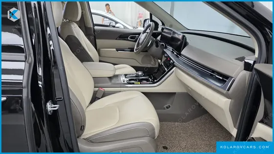 KIA CARNIVAL GASOLINE 9-SEATER HI-LIMOUSINE