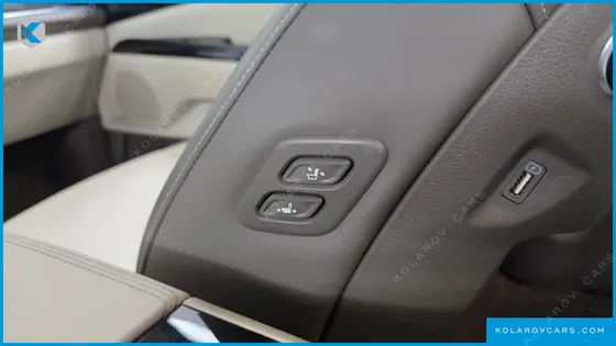KIA CARNIVAL GASOLINE 9-SEATER HI-LIMOUSINE