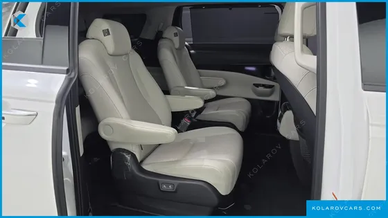 KIA CARNIVAL 9-SEATER SIGNATURE