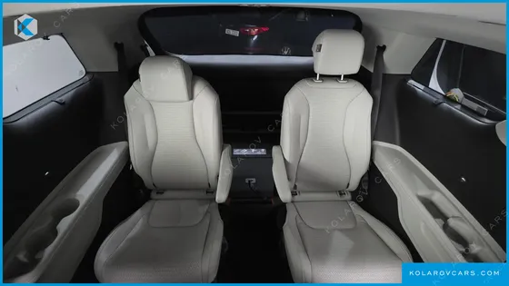 KIA CARNIVAL 9-SEATER SIGNATURE