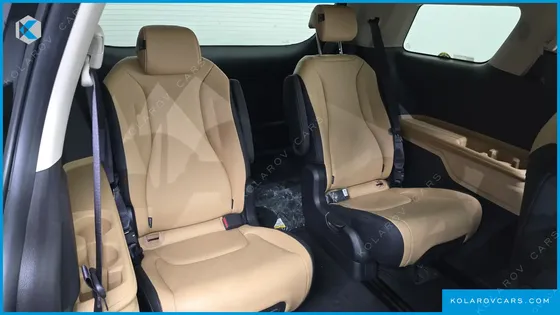 KIA CARNIVAL 9-SEATER PRESTIGE