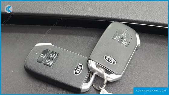 KIA CARNIVAL 9-SEATER PRESTIGE