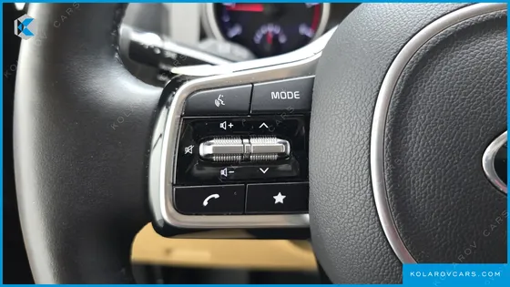 KIA CARNIVAL 9-SEATER PRESTIGE