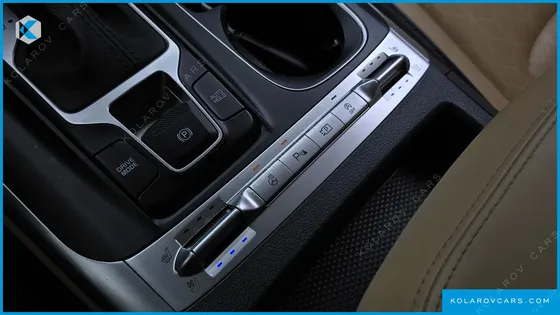 KIA CARNIVAL 9-SEATER PRESTIGE