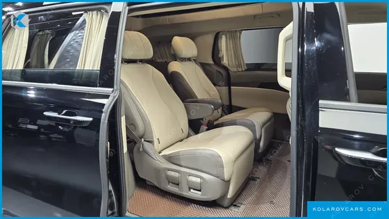 KIA CARNIVAL GASOLINE 7-SEATER HI-LIMOUSINE