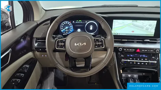 KIA CARNIVAL GASOLINE 7-SEATER HI-LIMOUSINE