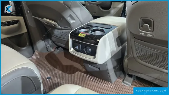 KIA CARNIVAL GASOLINE 7-SEATER HI-LIMOUSINE