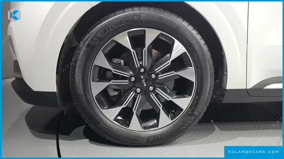 KIA CARNIVAL 9-SEATER NOBLESSE
