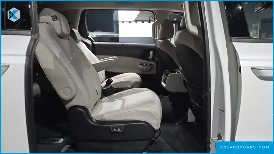 KIA CARNIVAL 9-SEATER NOBLESSE