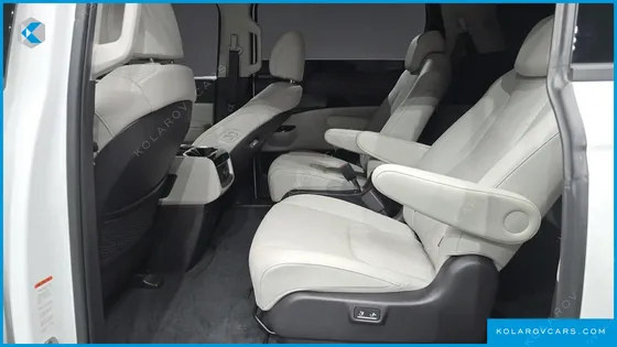 KIA CARNIVAL 9-SEATER NOBLESSE