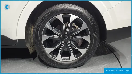 KIA CARNIVAL 9-SEATER NOBLESSE