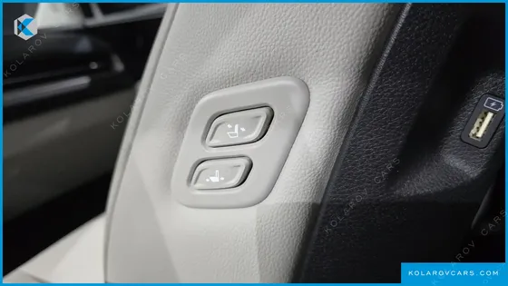 KIA CARNIVAL 9-SEATER NOBLESSE