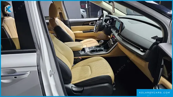 KIA CARNIVAL GASOLINE 9-SEATER PRESTIGE