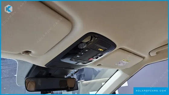KIA CARNIVAL GASOLINE 9-SEATER PRESTIGE