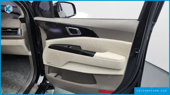 KIA CARNIVAL 9-SEATER HI-LIMOUSINE