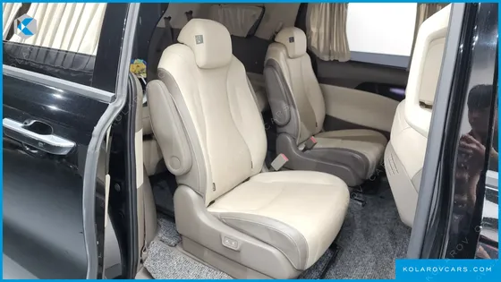 KIA CARNIVAL 9-SEATER HI-LIMOUSINE