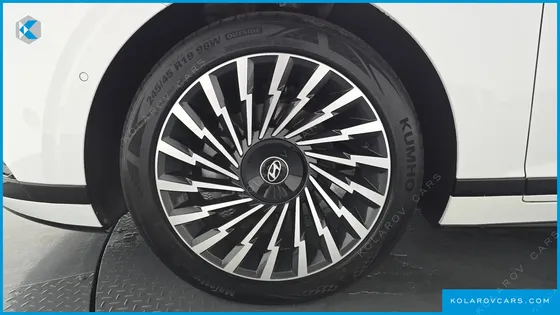HYUNDAI GRANDEUR CALLIGRAPHY
