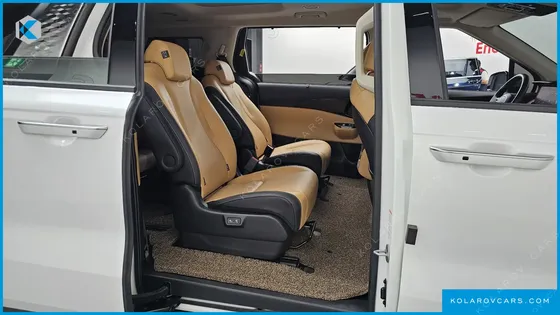 KIA CARNIVAL 9-SEATER NOBLESSE