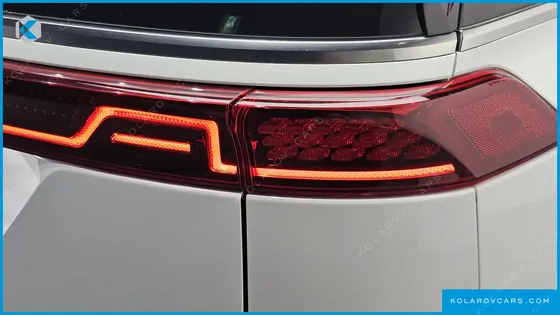 KIA CARNIVAL 9-SEATER NOBLESSE