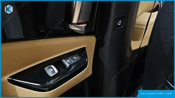 KIA CARNIVAL 9-SEATER NOBLESSE