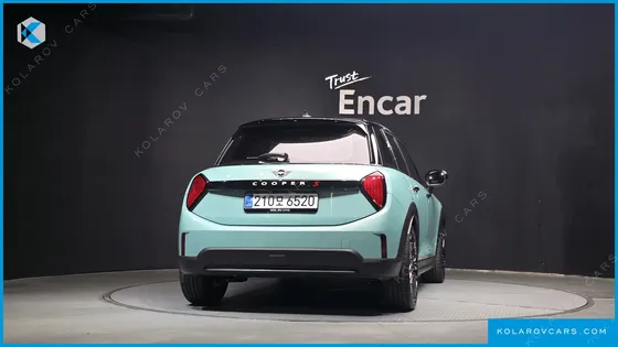 MINI COOPER 5 DOOR FAVOURED