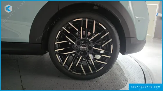 MINI COOPER 5 DOOR FAVOURED