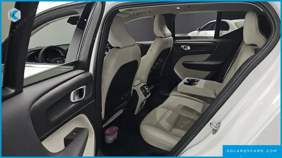 VOLVO XC40 B4 ULTIMATE BRIGHT