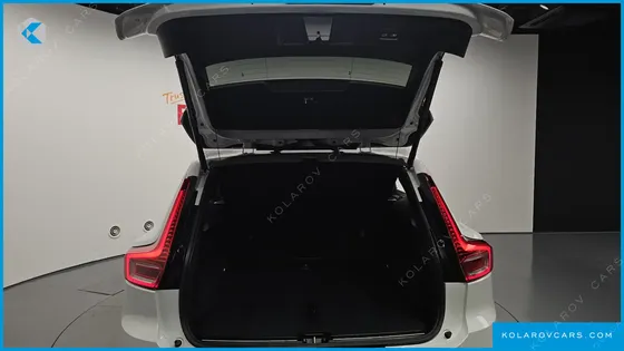 VOLVO XC40 B4 ULTIMATE BRIGHT