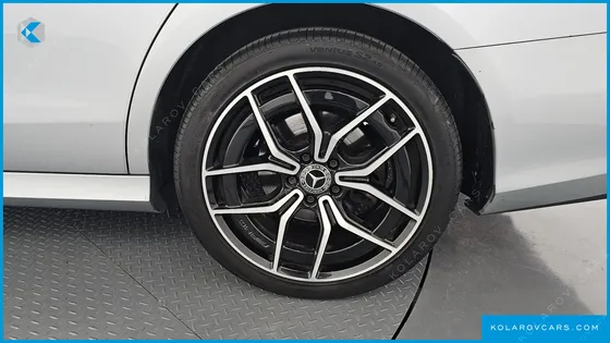 MERCEDES E-CLASS E220D 4MATIC AMG LINE