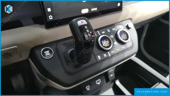 LAND ROVER DEFENDER 90 D250 SE