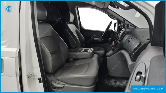 HYUNDAI STAREX VAN 3-SEATER