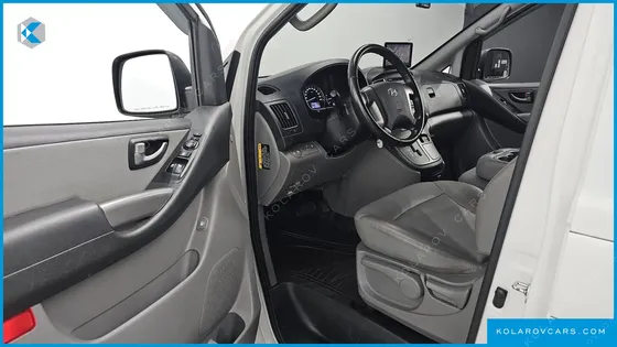HYUNDAI STAREX VAN 3-SEATER